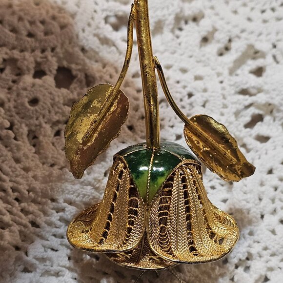 Vtg Gold Tone Filigree Rose Cloisonné Leaf 3D Rose Ornament - Picture 13 of 16